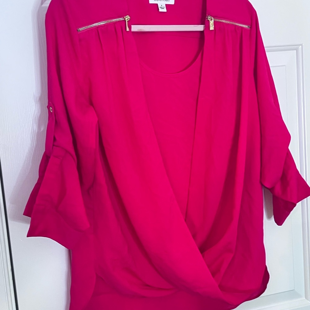 Calvin Klein Women's Pink Drape Front Top Size Small w/ Gold zipper on shoulders